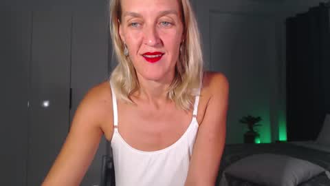 Lola online show from 4, 2, 2026