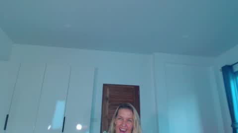 Lola online show from 8, 3, 2026