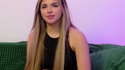 lolaamore_ online show from 3, 12, 2025