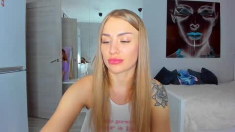 Snapshot of lolabani675452 chatting on 13, 10, 2025 lolabani675452 online show from 13, 10, 2025