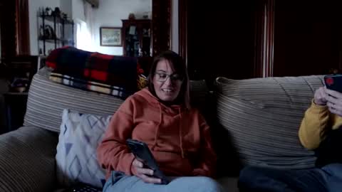 Snapshot of lolahueso chatting on 4, 2, 2025 LOLA HUESO y ERIC online show from 4, 2, 2025