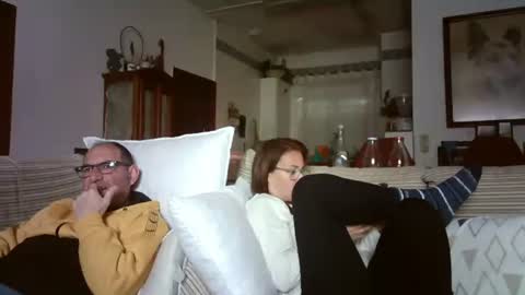 Snapshot of lolahueso chatting on 24, 2, 2025 LOLA HUESO y ERIC online show from 24, 2, 2025