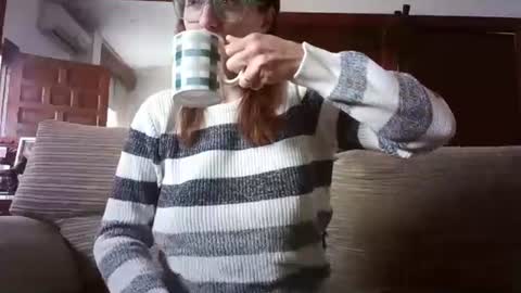 Snapshot of lolahueso chatting on 25, 2, 2025 LOLA HUESO y ERIC online show from 25, 2, 2025