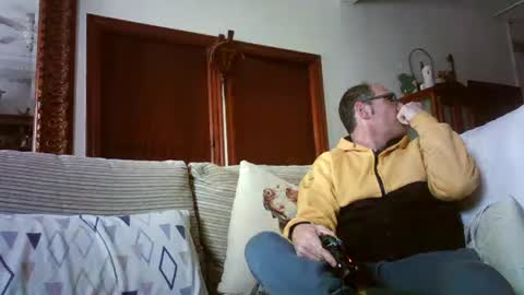 Snapshot of lolahueso chatting on 7, 3, 2025 LOLA HUESO y ERIC online show from 7, 3, 2025