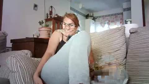 Snapshot of lolahueso chatting on 26, 9, 2025 LOLA HUESO y ERIC online show from 26, 9, 2025