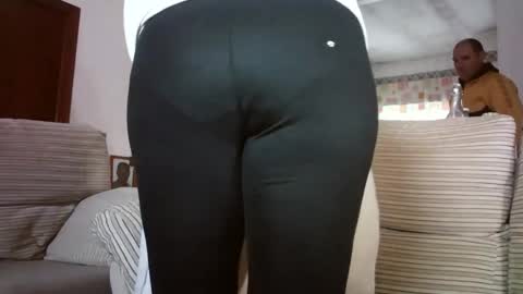 Snapshot of lolahueso chatting on 23, 12, 2025 LOLA HUESO y ERIC online show from 23, 12, 2025