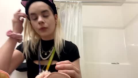 Snapshot of lolalixx6969 chatting on 12, 1, 2025 Lola Lixx online show from 12, 1, 2025