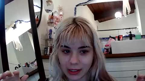 Lola Lixx online show from 5, 3, 2026