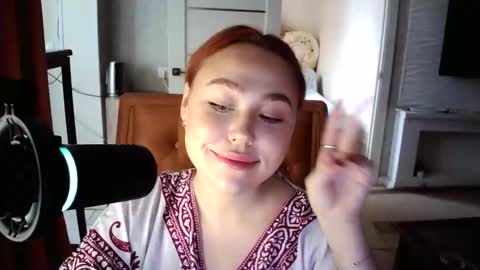 Snapshot of lolamint_ chatting on 15, 9, 2025 Lola online show from 15, 9, 2025