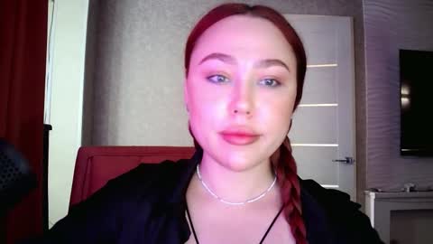 Snapshot of lolamint_ chatting on 17, 9, 2025 Lola online show from 17, 9, 2025