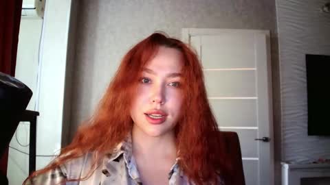 Snapshot of lolamint_ chatting on 19, 9, 2025 Lola online show from 19, 9, 2025