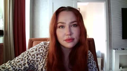 Snapshot of lolamint_ chatting on 7, 10, 2025 Lola online show from 7, 10, 2025