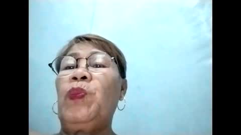 Snapshot of lolamommie chatting on 25, 10, 2025 tey online show from 25, 10, 2025