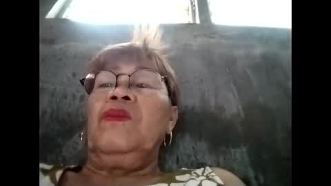 Snapshot of lolamommie chatting on 27, 10, 2025 tey online show from 27, 10, 2025