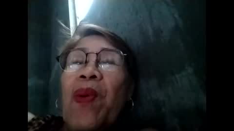 Snapshot of lolamommie chatting on 31, 10, 2025 tey online show from 31, 10, 2025