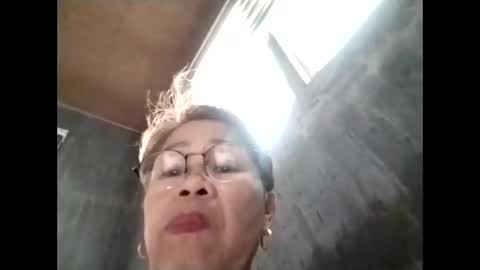 Snapshot of lolamommie chatting on 8, 11, 2025 tey online show from 8, 11, 2025