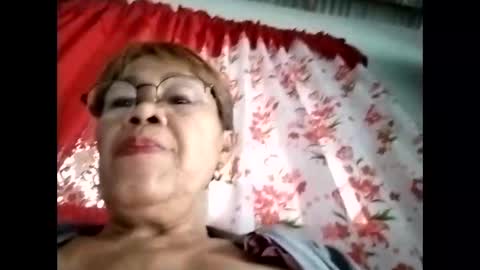 Snapshot of lolamommie chatting on 9, 11, 2025 tey online show from 9, 11, 2025