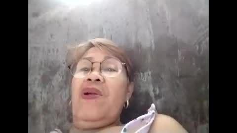 Snapshot of lolamommie chatting on 10, 11, 2025 tey online show from 10, 11, 2025