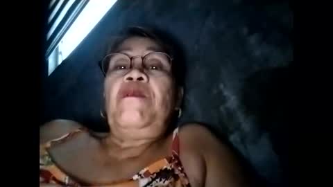 Snapshot of lolamommie chatting on 12, 11, 2025 tey online show from 12, 11, 2025