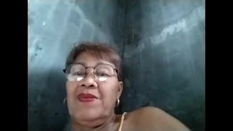 Snapshot of lolamommie chatting on 15, 11, 2025 tey online show from 15, 11, 2025