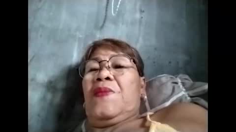 Snapshot of lolamommie chatting on 21, 11, 2025 tey online show from 21, 11, 2025