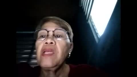 Snapshot of lolamommie chatting on 25, 11, 2025 tey online show from 25, 11, 2025