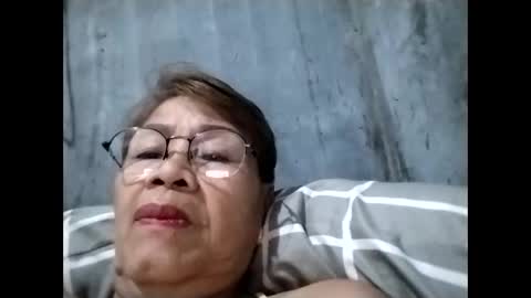 Snapshot of lolamommie chatting on 26, 11, 2025 tey online show from 26, 11, 2025