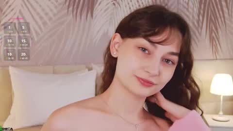 Snapshot of lolaprise chatting on 9, 9, 2025 Lola online show from 9, 9, 2025