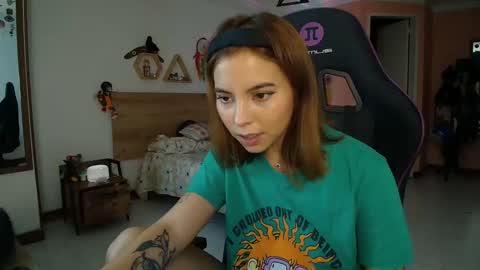 Snapshot of lolaverse chatting on 27, 2, 2025 Lola doll online show from 27, 2, 2025