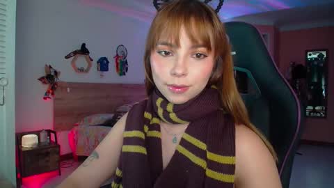 Snapshot of lolaverse chatting on 7, 10, 2025 Lola doll online show from 7, 10, 2025