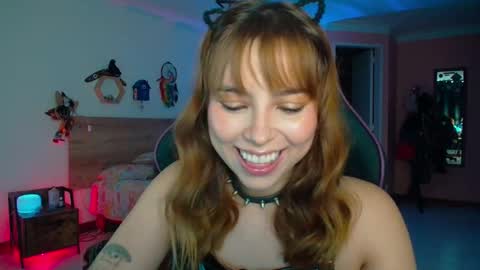 Snapshot of lolaverse chatting on 9, 10, 2025 Lola doll online show from 9, 10, 2025
