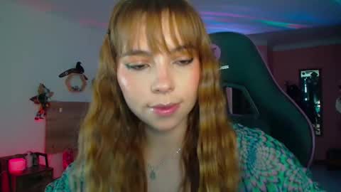 Snapshot of lolaverse chatting on 18, 10, 2025 Lola doll online show from 18, 10, 2025