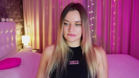 Snapshot of lollidoli__ chatting on 17, 1, 2025 Victoria online show from 17, 1, 2025