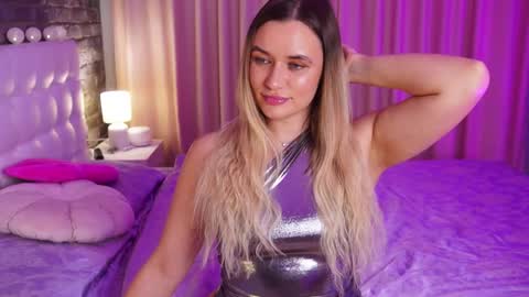 Snapshot of lollidoli__ chatting on 7, 3, 2025 Victoria online show from 7, 3, 2025