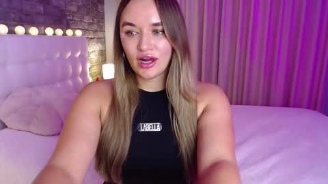 Snapshot of lollidoli__ chatting on 21, 11, 2025 Victoria online show from 21, 11, 2025