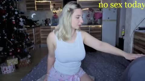 Snapshot of lollove24 chatting on 5, 12, 2025 lollove24 online show from 5, 12, 2025