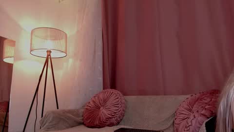 Lolly  online show from 18, 11, 2025