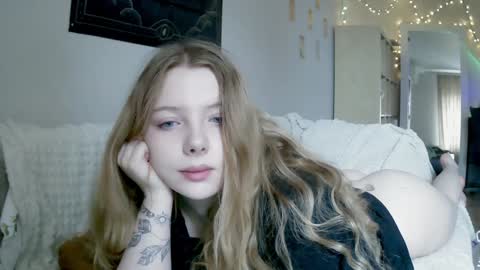 Snapshot of lollylol11 chatting on 2, 12, 2024 Lilly online show from 2, 12, 2024