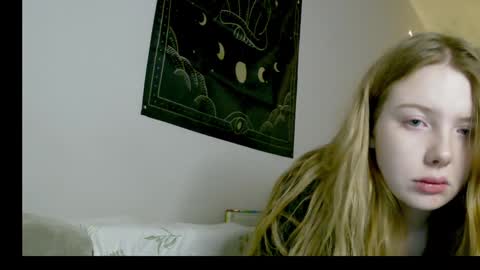 Snapshot of lollylol11 chatting on 4, 12, 2024 Lilly online show from 4, 12, 2024