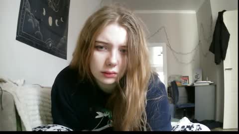 Snapshot of lollylol11 chatting on 17, 12, 2024 Lilly online show from 17, 12, 2024