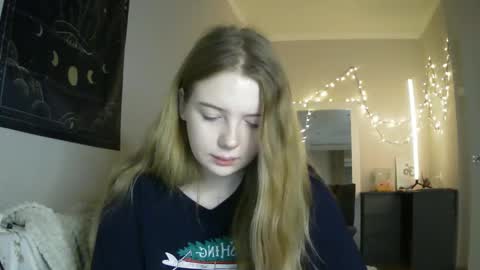 Snapshot of lollylol11 chatting on 23, 12, 2024 Lilly online show from 23, 12, 2024