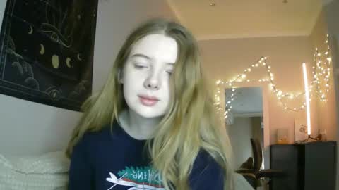 Snapshot of lollylol11 chatting on 24, 12, 2024 Lilly online show from 24, 12, 2024