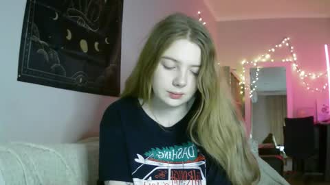 Snapshot of lollylol11 chatting on 25, 12, 2024 Lilly online show from 25, 12, 2024