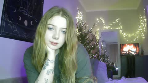 Snapshot of lollylol11 chatting on 28, 12, 2024 Lilly online show from 28, 12, 2024