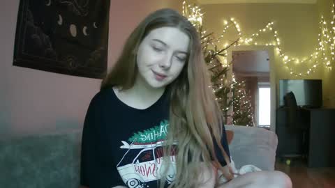 Snapshot of lollylol11 chatting on 9, 1, 2025 Lilly online show from 9, 1, 2025