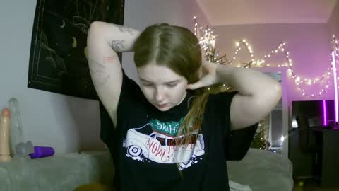 Snapshot of lollylol11 chatting on 9, 1, 2025 Lilly online show from 9, 1, 2025