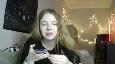 Snapshot of lollylol11 chatting on 15, 1, 2025 Lilly online show from 15, 1, 2025