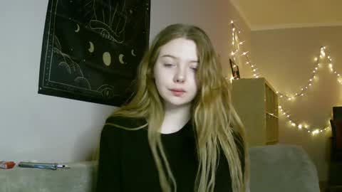 Snapshot of lollylol11 chatting on 15, 1, 2025 Lilly online show from 15, 1, 2025