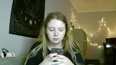 Snapshot of lollylol11 chatting on 16, 1, 2025 Lilly online show from 16, 1, 2025