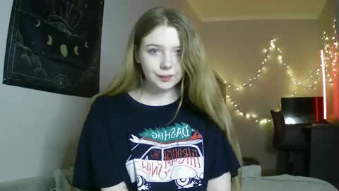 Snapshot of lollylol11 chatting on 17, 1, 2025 Lilly online show from 17, 1, 2025